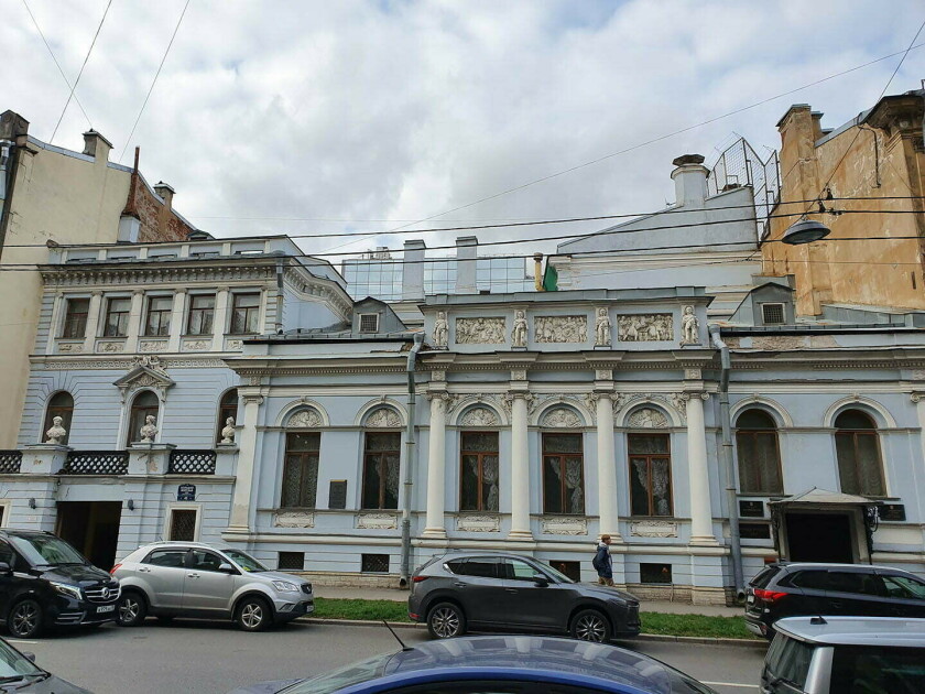 bolyshya-morskaya-45-monferran-house.jpeg