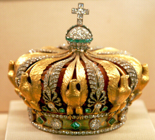 crown_10c1d30e92cfaa8db5.jpg