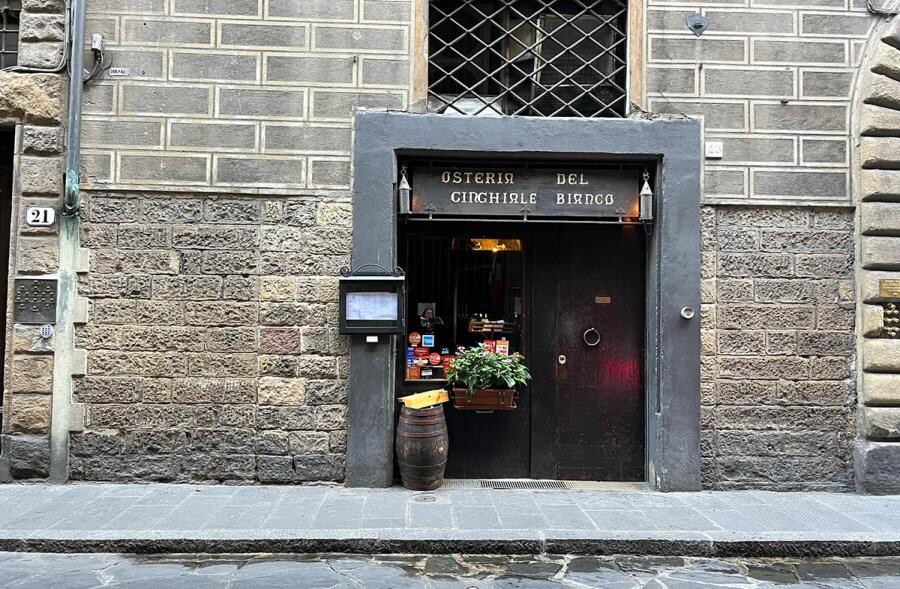 Самый старый ресторан "Osteria del Cinghiale Bianco" Самый старый ресторан "Osteria del Cinghiale Bianco"