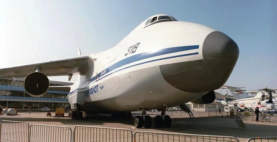 Интересные факты про АН-124 Руслан - самый грузоподъёмный серийный самолёт Интересные факты про АН-124 Руслан - самый грузоподъёмный серийный самолёт