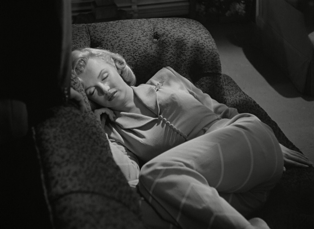 https://s1.radikal.cloud/2026/08/21/Marilyn-Monroe944a5be9cd3c9b08.jpg